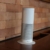 Soundbass - DELUXE DESIGN Amazon Echo Weißer ständer | Diskretes High-End Sockeldesign | Außergewöhnliche Verbesserungen in der Stabilität | Farblich abgestimmte Oberfläche | Perfekter Schutz für Alexa - 